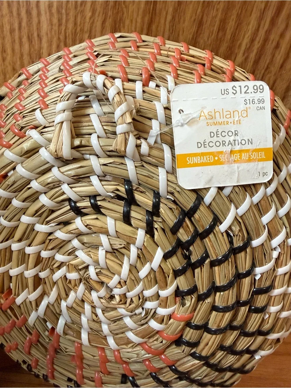 NWT 2 Woven baskets wall decorations, ready to hang